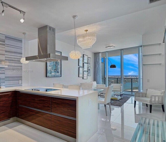 Building Photo - 1100 Biscayne Blvd