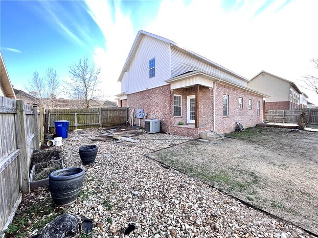 Building Photo - 3100 SW Windrift Ave