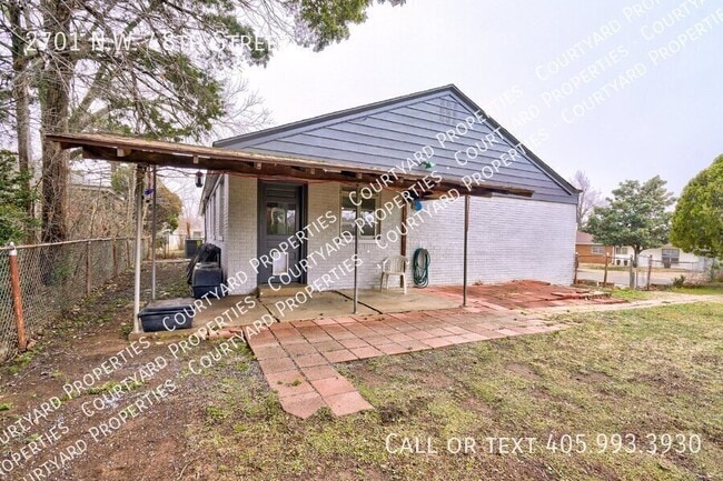 Building Photo - 2701 NW 48th St