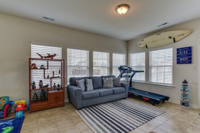 Building Photo - 1441 Kemp Bridge Dr