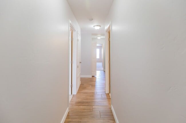 Building Photo - Beautiful 3 Bedroom/2 Bath Home