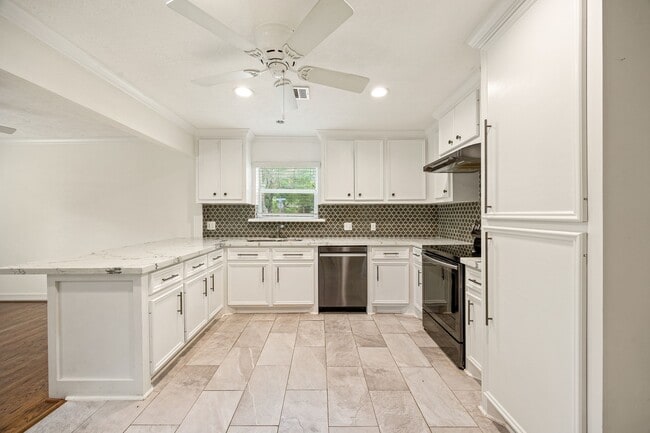 Building Photo - 9762 Tappenbeck Dr