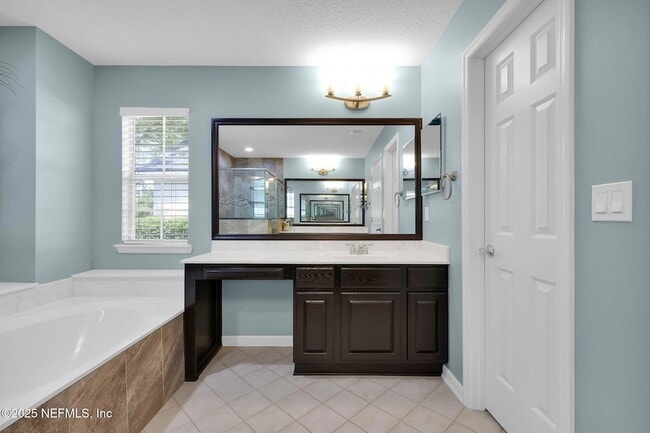 Building Photo - 526 Oakmont Dr