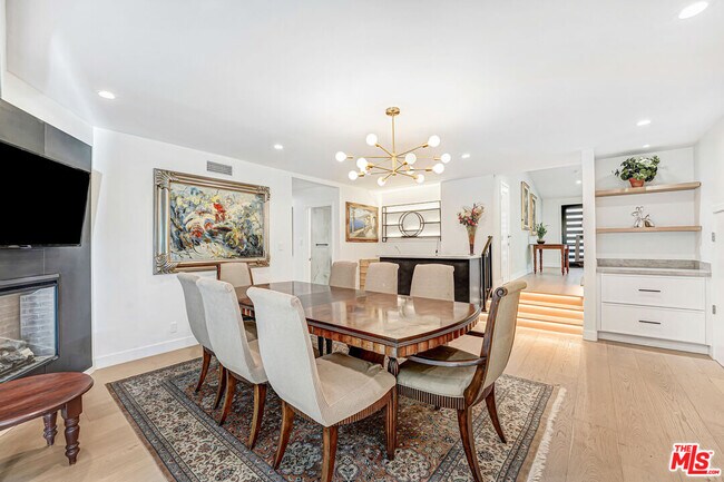 Building Photo - 4611 Louise Ave