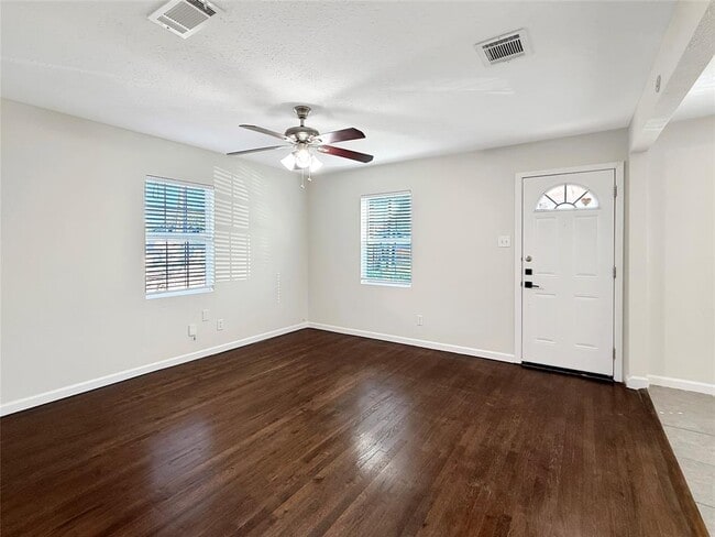 Building Photo - 5606 Samuel Huston Ave