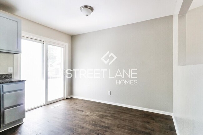 Building Photo - REDUCED PRICE!