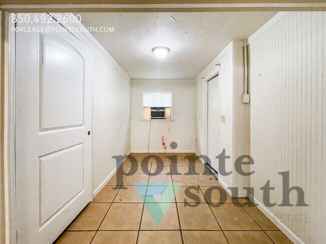 Building Photo - 5771 Coronada Blvd