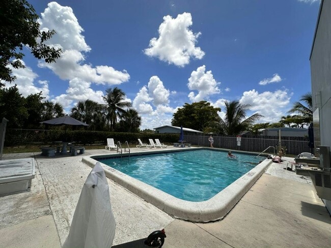 Building Photo - 3447 SW 50th Ln