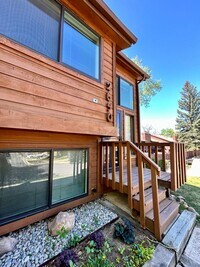 Building Photo - Beautiful & Bright 2-Bedroom + Office Corner Condo in North Boulder