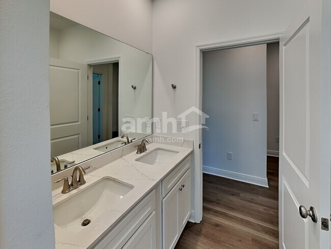 Building Photo - 14618 Cedar Trunk Ter