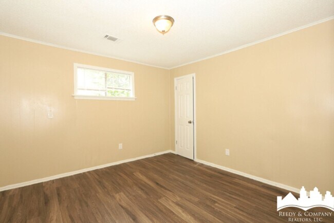 Building Photo - 158 Pickett Rd
