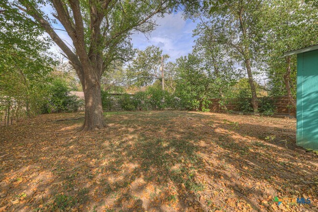 Building Photo - 807 Sturgeon Dr