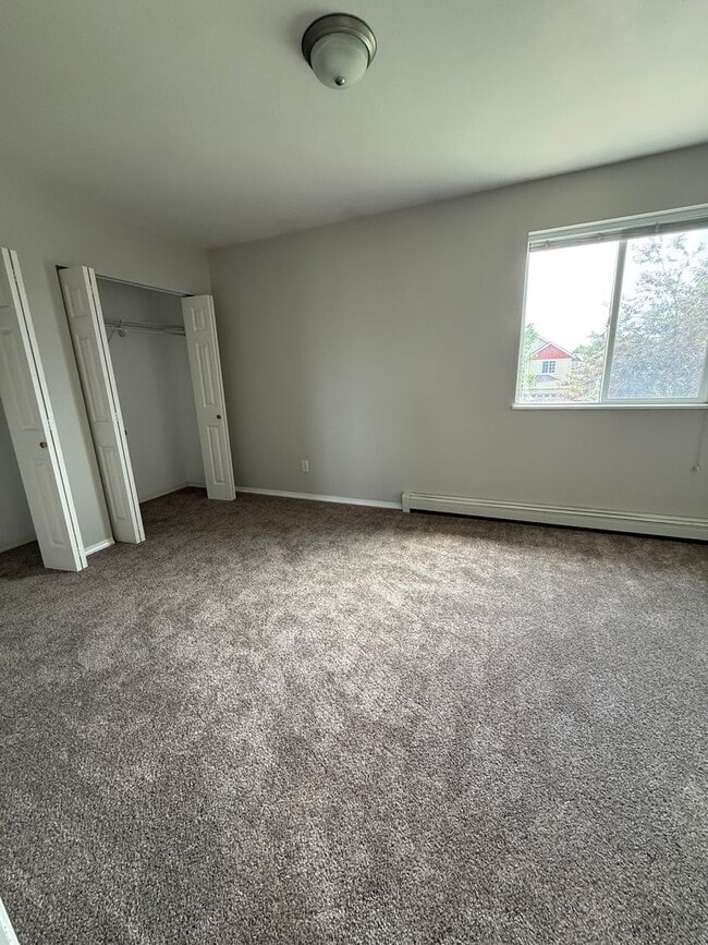 Building Photo - 1033 N River Rock Dr