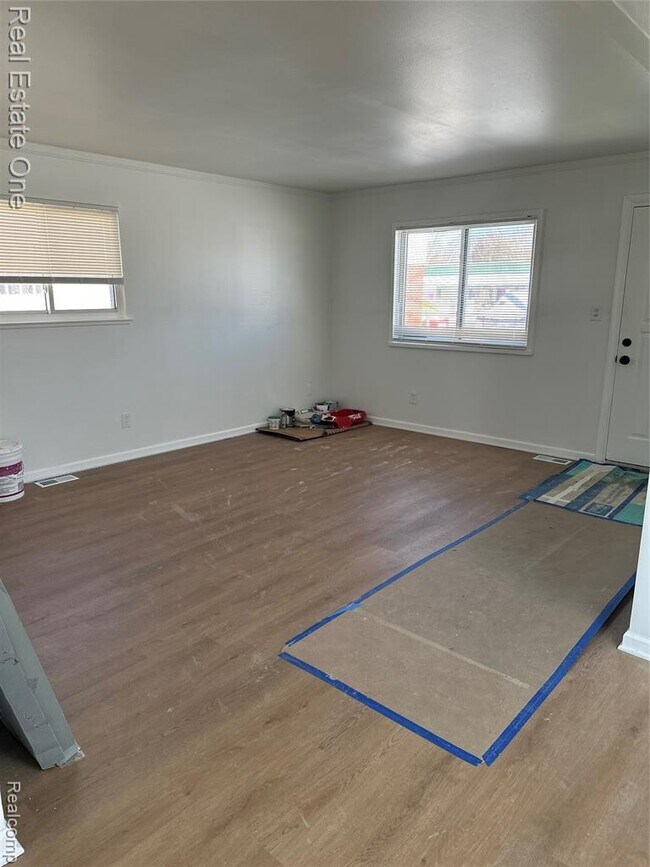 Building Photo - 1982 S Ortonville Rd