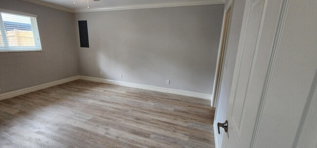 Building Photo - 728 SW 36th Terrace