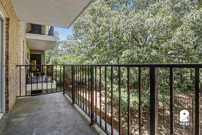 Building Photo - 6411 Hil-Mar Dr