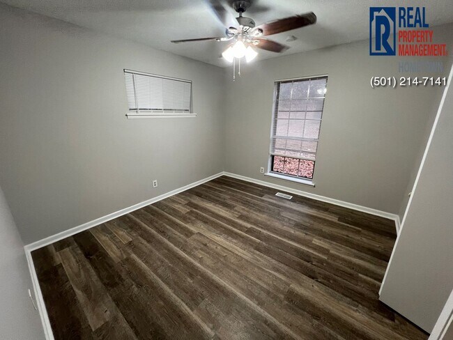 Building Photo - 6901 Archwood Dr