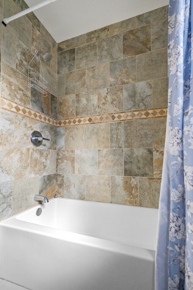 Building Photo - 301 Mill St