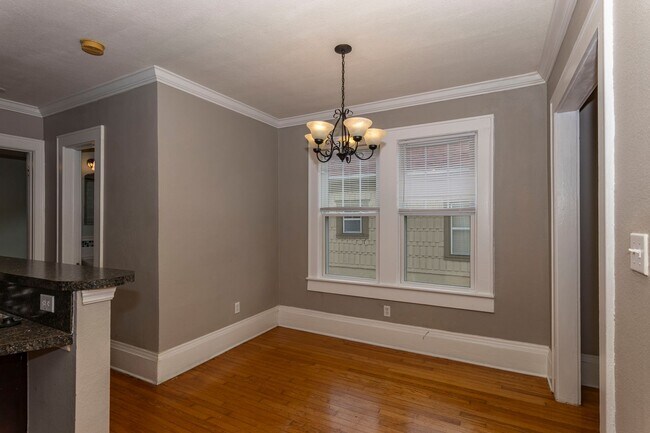 Building Photo - Charming Downtown Orlando 1/1 Corner Condo Near Lake Eola!