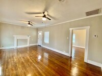 Building Photo - Highland Park adorable 2bd/1ba home AVAILABLE NOW!
