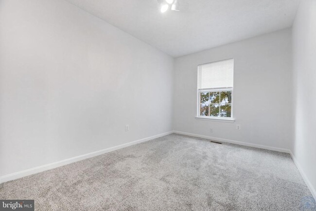 Building Photo - 2406 Lemontree Ln