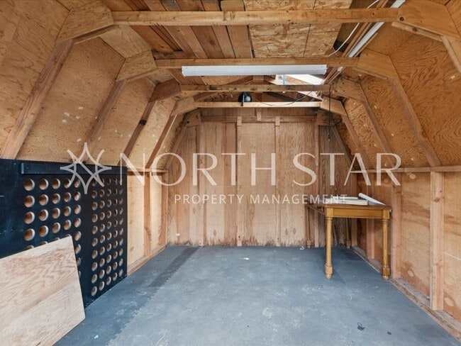 Building Photo - Charming Updated One-Level Home with Spaci...