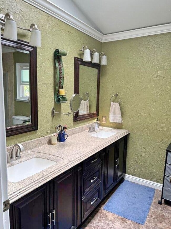 Building Photo - BEAUTIFULLY REMODELED 2 STORY VACAVILLE *S...