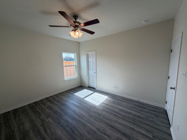 Building Photo - 1624 Pima Trail