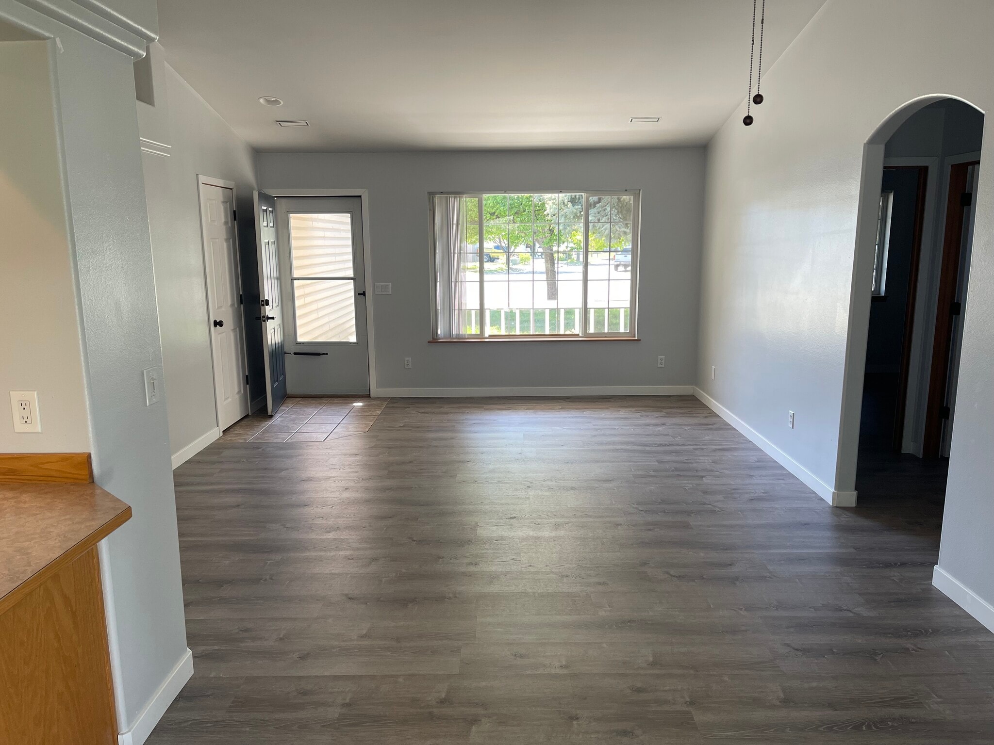 Building Photo - 1635 W Monet Dr