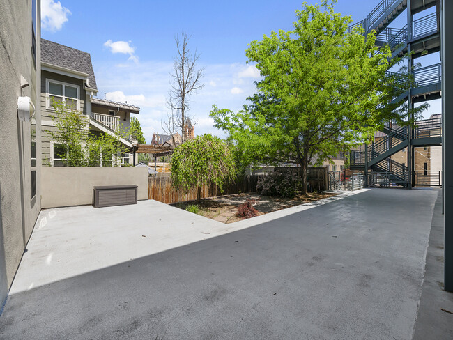 Building Photo - Modern 2 Bedroom Condo in LoHi