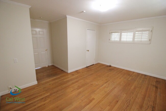 Building Photo - $4495 - Beautiful and Quiet 3/3 Single Fam...