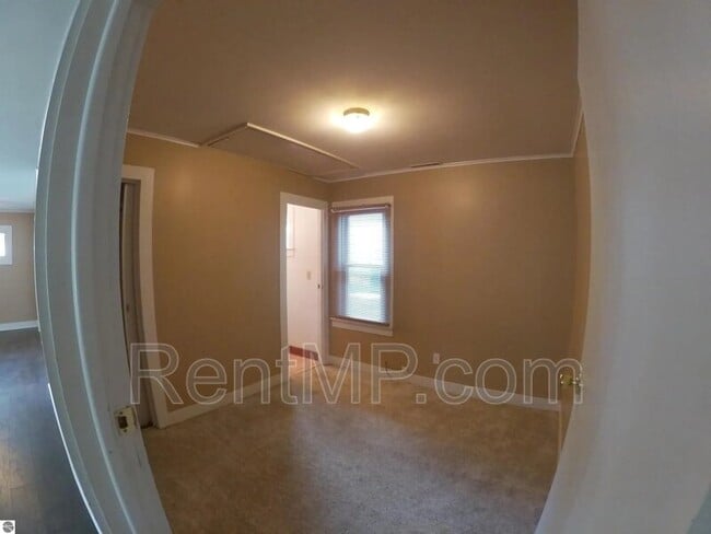 Building Photo - 620 E Gaylord St