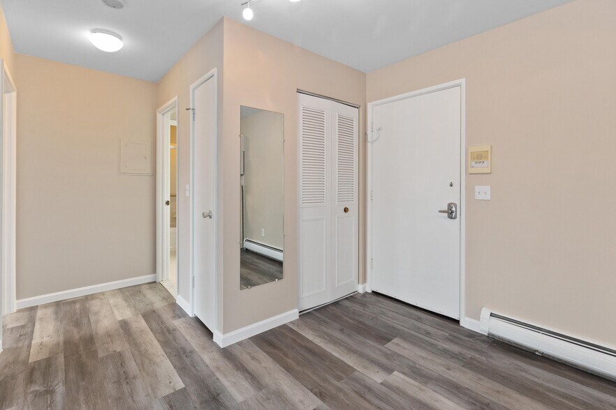 Building Photo - 1545 Cherboneau Pl