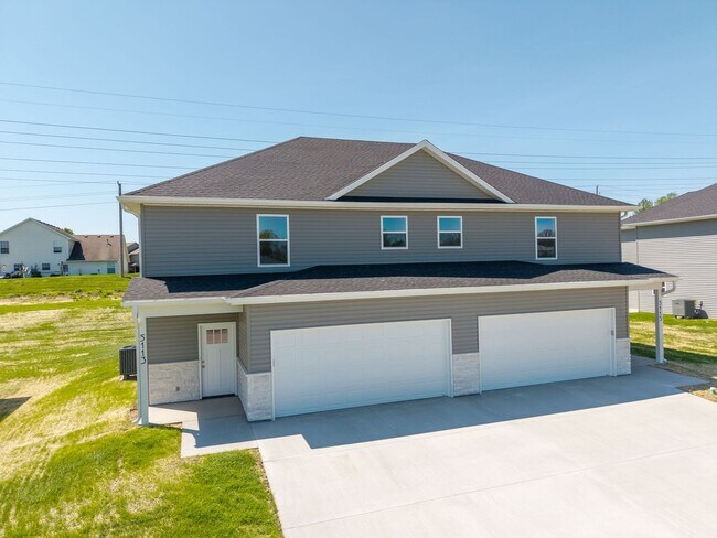 Building Photo - 5113-5115 Silver Mill Dr.