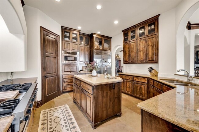 Building Photo - 1710 Mt Larson Rd