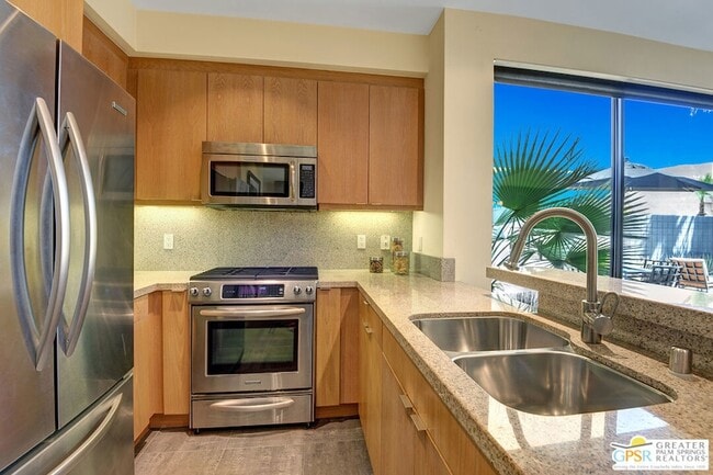 Building Photo - 1536 E Baristo Rd