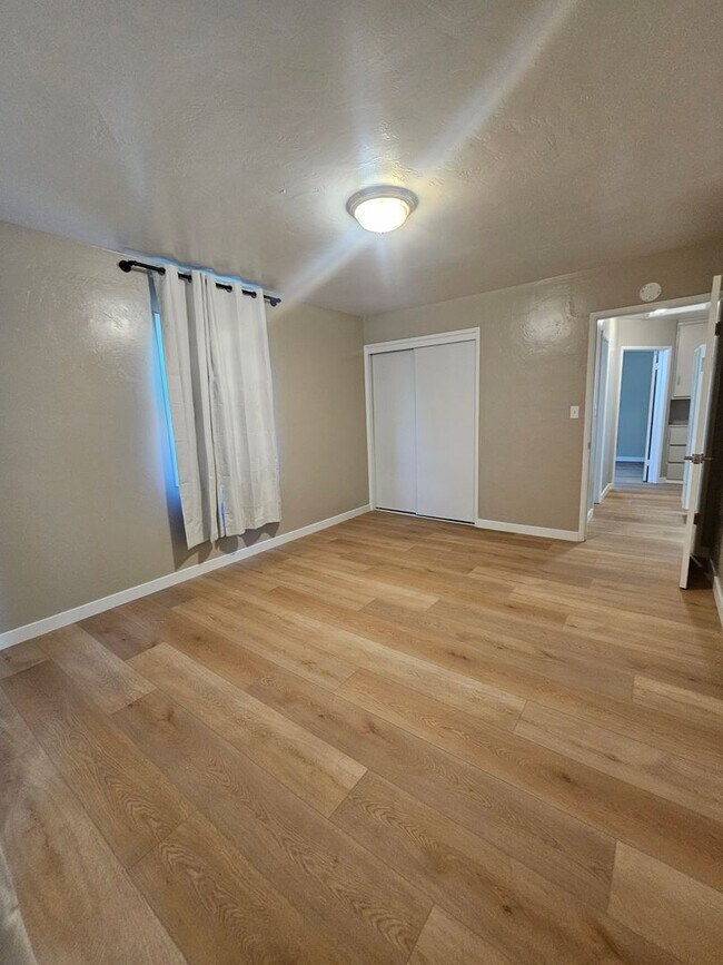 Building Photo - 7186 Central Ave