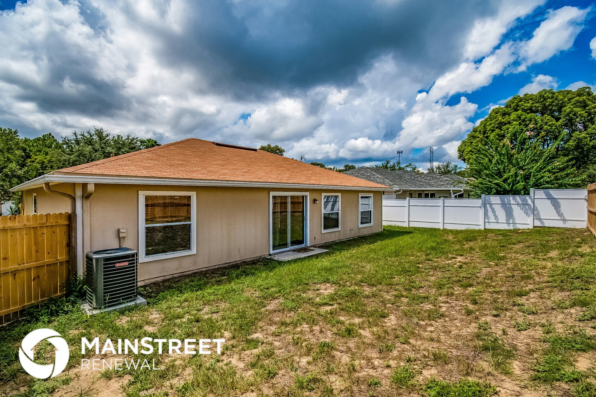 Building Photo - 12289 Bucks Harbor Dr N