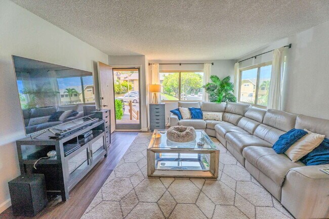 Building Photo - Modern Comfort in Mariners Village – Renov...