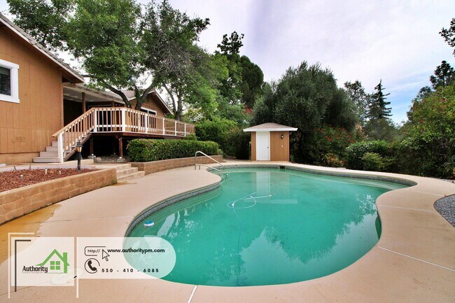 Building Photo - 3345 Golden Heights Dr