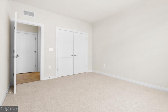 Building Photo - 44487 Wolfhound Sq