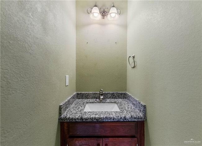 Building Photo - 3005 Treasure Haven Dr