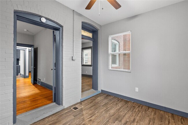 Building Photo - 4040 Shreve Ave
