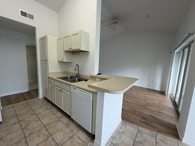 Building Photo - ANNUAL RENTAL - FAIRWAY PRESERVE- 2 BED / 2 BATH WITH LAKE VIEW