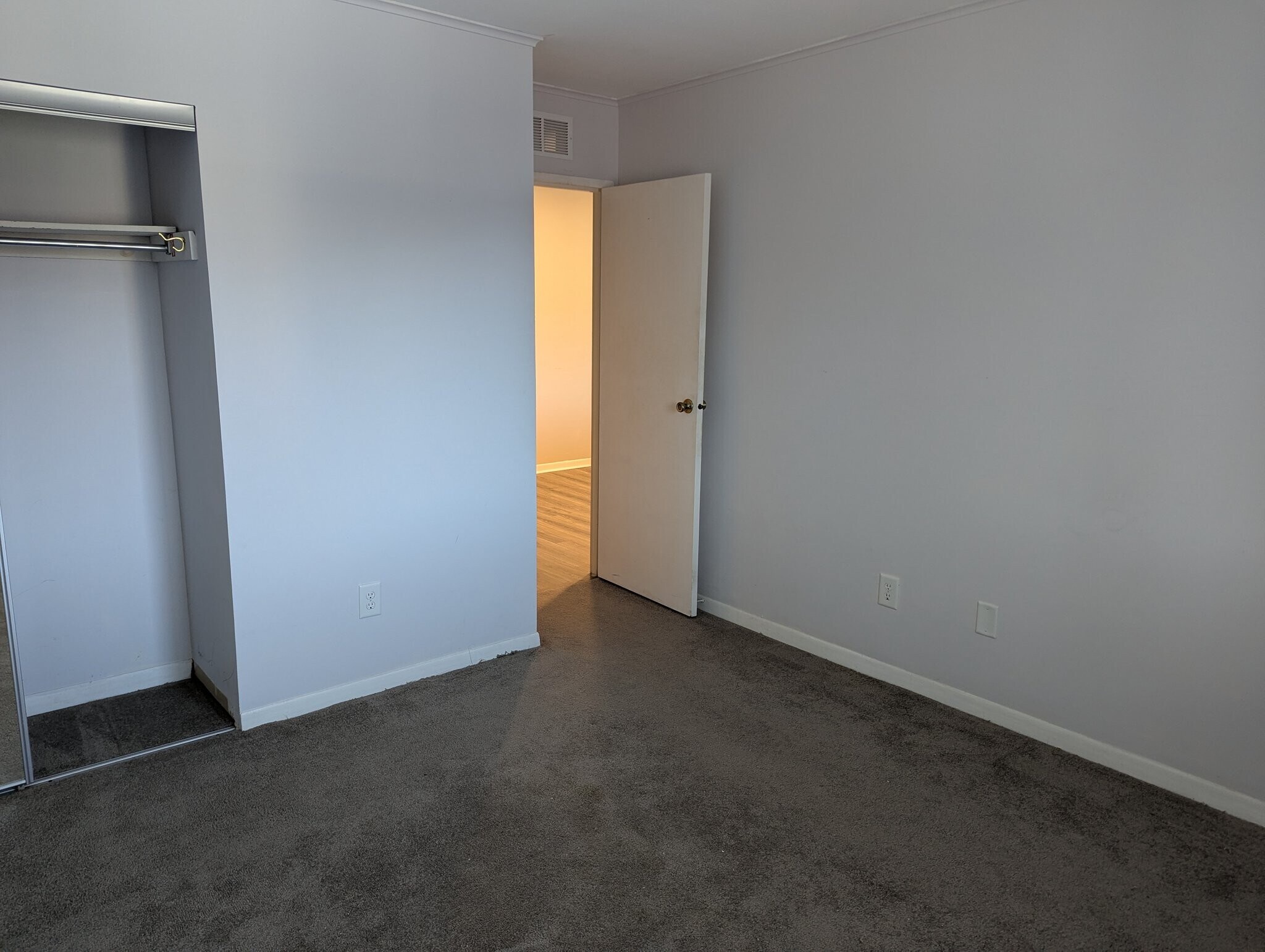 Building Photo - 47301 Delaire Landing Rd