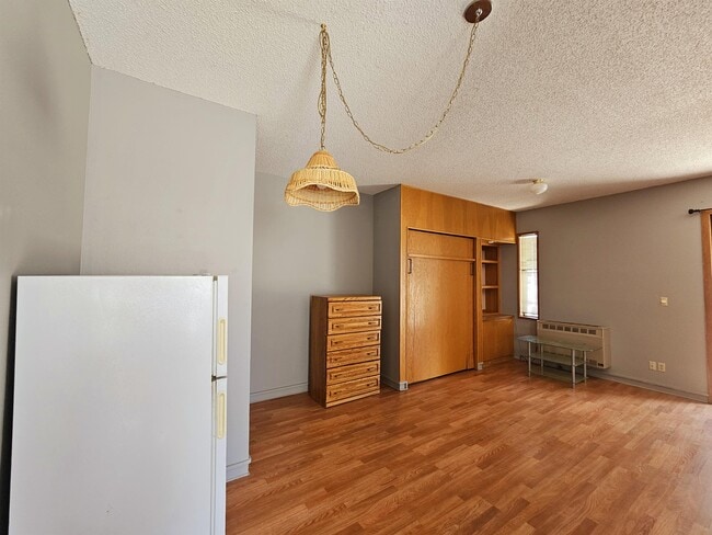 Building Photo - 37 Valley View Dr