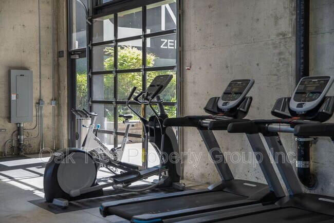 Building Photo - 532 Union St