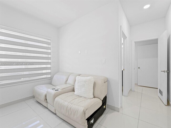 Building Photo - 13949 SW 259th Way