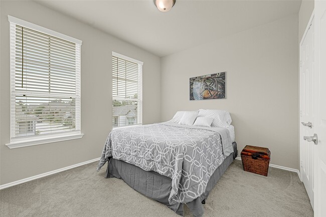 Building Photo - 1909 Monaco Memorial Ln