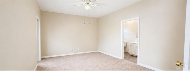 Building Photo - 304 Bridle Path